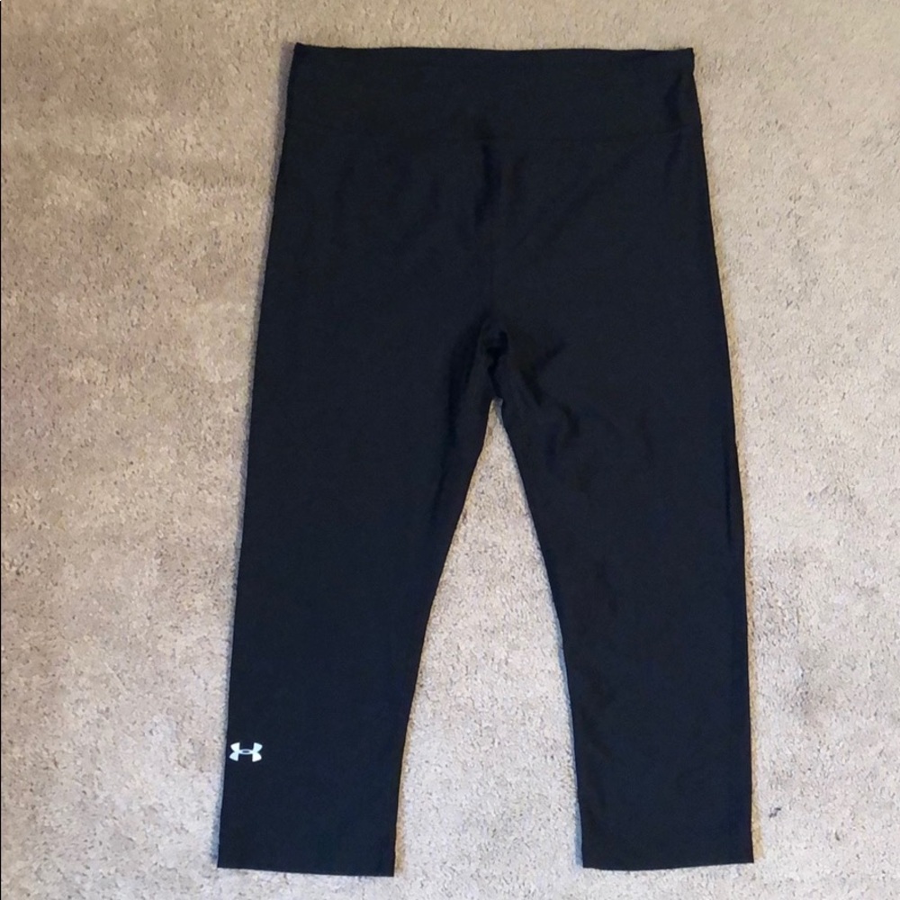 Black UA workout pants